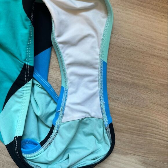 La Blanca One Shoulder One Piece Swimsuit - Picture 7 of 7